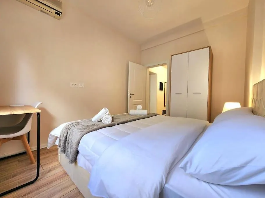 Toptani Central Deluxe Flat W 24H Check In Tirana 0*,  Albania