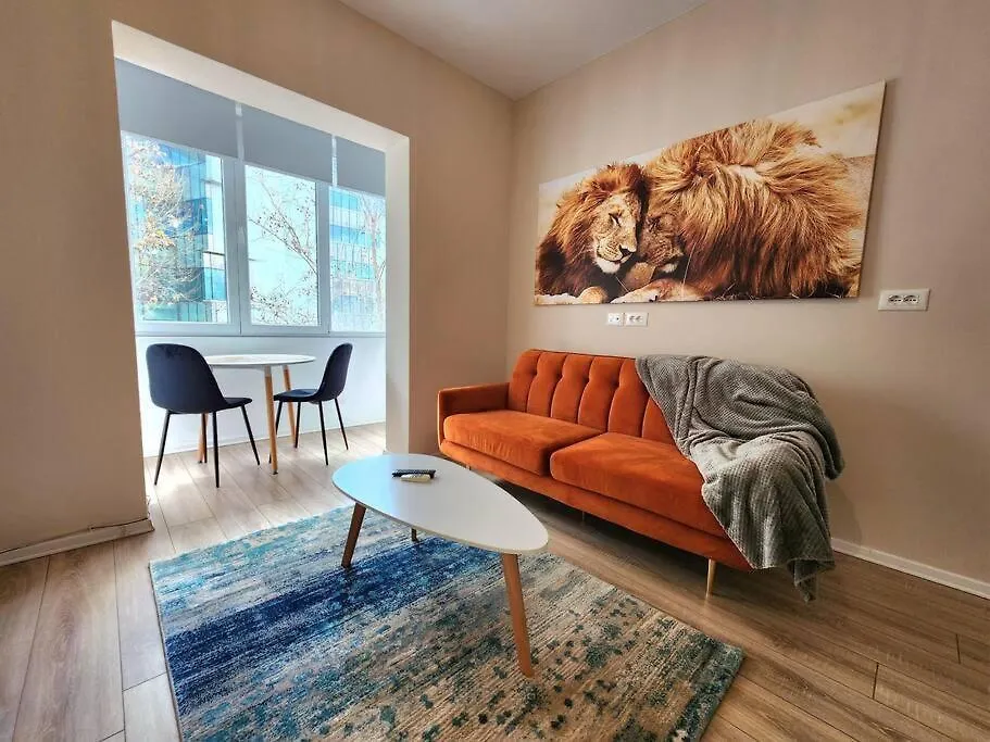 Toptani Central Deluxe Flat W 24H Check In Tirana